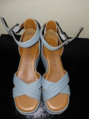 Zodiac Women's Light Blue Strappy Ankle-Wrap Sandals